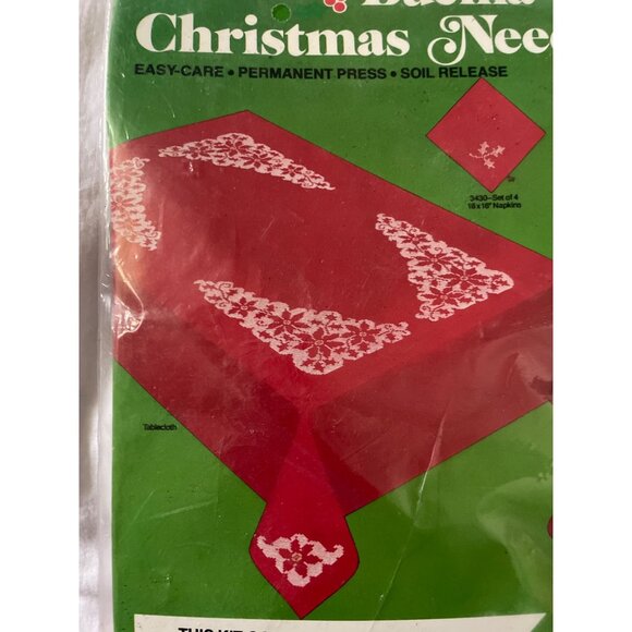 Bucilla Christmas Needlecraft Kit No. 3429 "Poinsettia" Easy-Care Table Panel Se - Picture 3 of 13